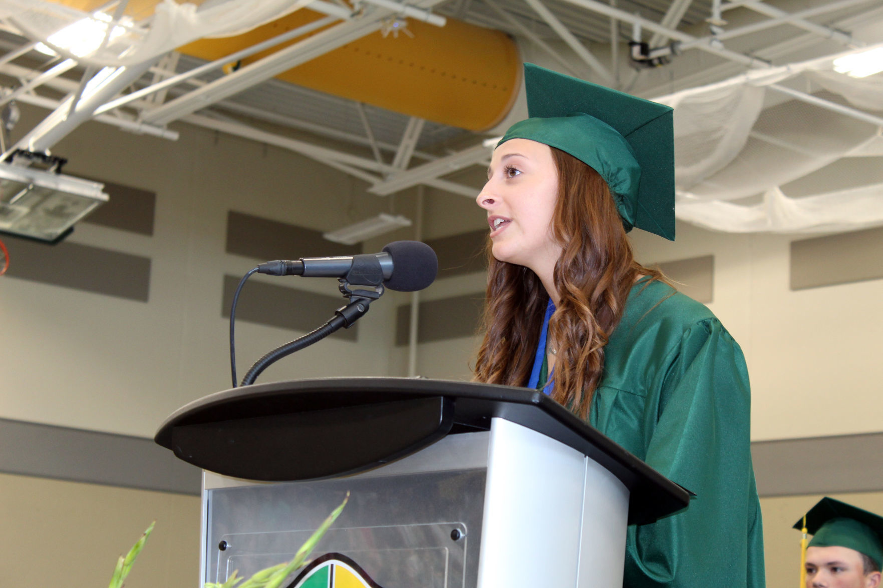 060219-ctzn-news-bd-grad022.jpg